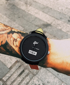 Модерен черен мъжки часовник с велурена каишка