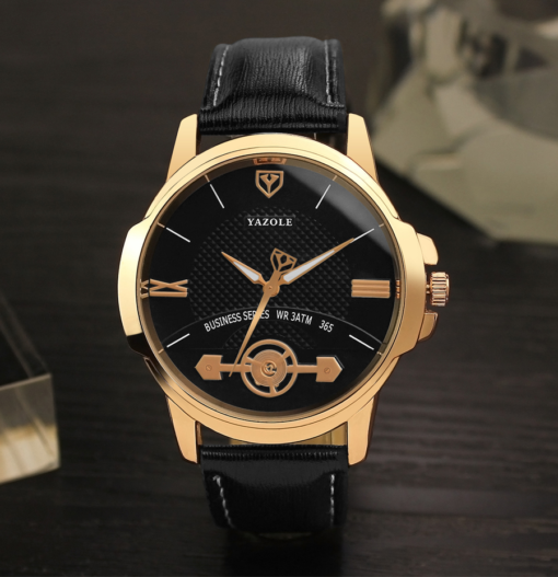 Бизнес клас мъжки часовник с черна каишка и златист корпус