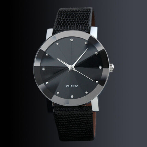 Красив, изчистен, дамски часовник в черно и сребристо