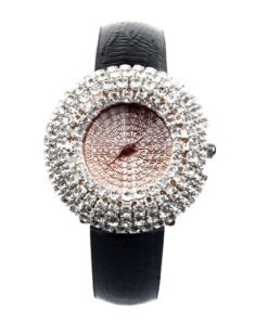 Елегантен дамски часовник с много кристали