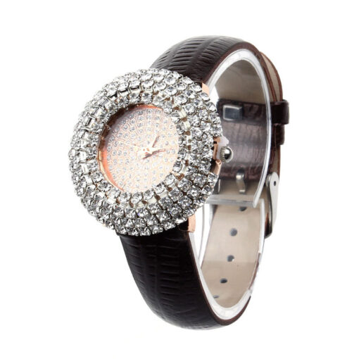 Елегантен дамски часовник с много кристали