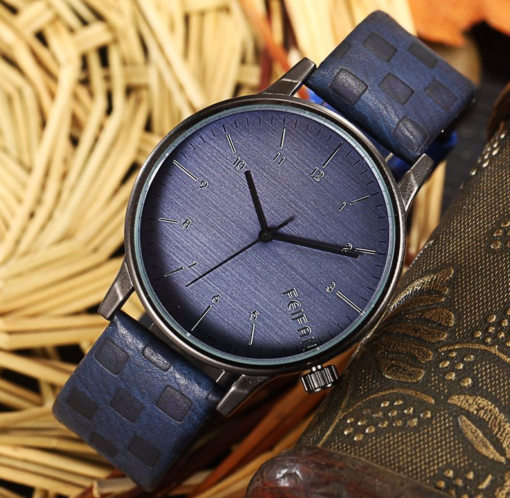 Тъмно-син мъжки часовник с каишка от естествена кожа